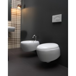 GSG Touch wall-hung wc with seat cover in set Outlet