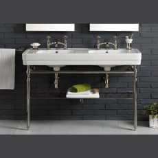 podwojna retro umywalka na metalowej konsoli bleu provence