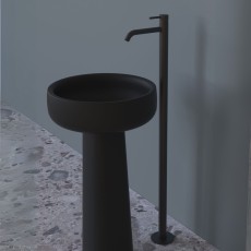 Flaminia Look freestanging basin tap carbone/ black mat